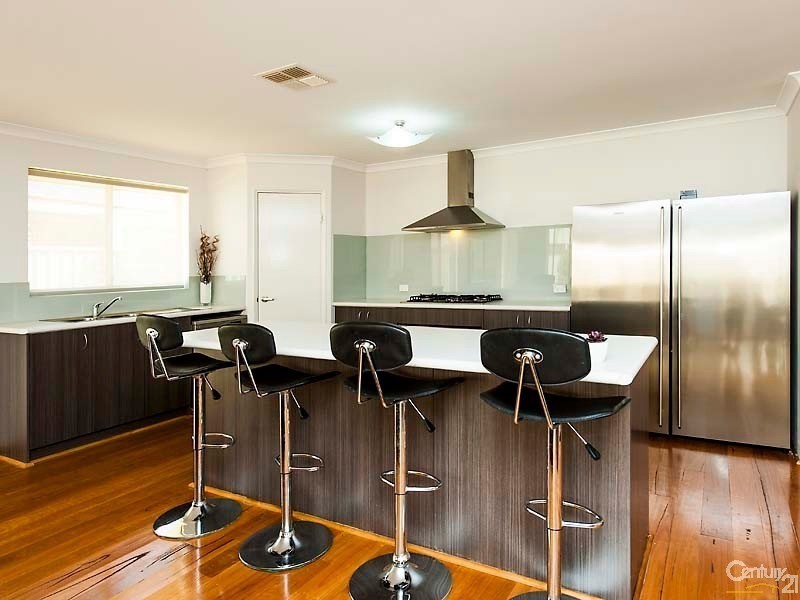 18 Badgerup Avenue, Lakelands WA 6180