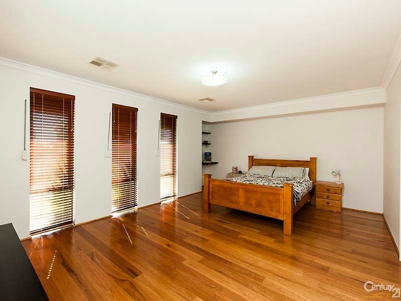 18 Badgerup Avenue, Lakelands WA 6180