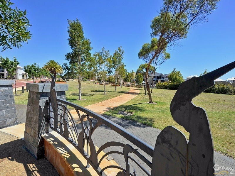 41 Waterlily Drive, Dudley Park WA 6210