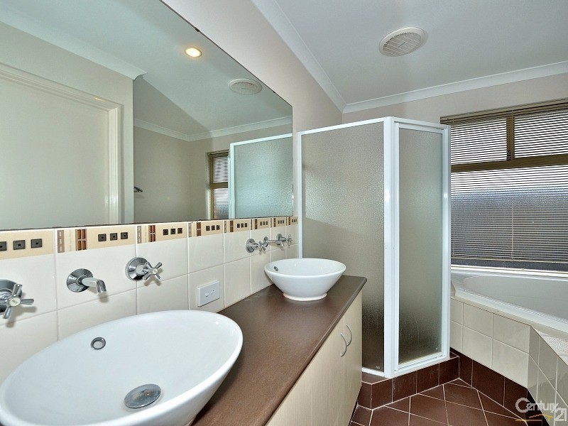 14 Kingfisher Way, Singleton WA 6175