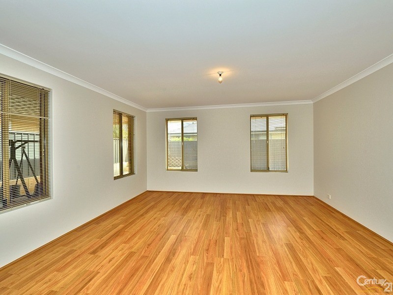 14 Kingfisher Way, Singleton WA 6175