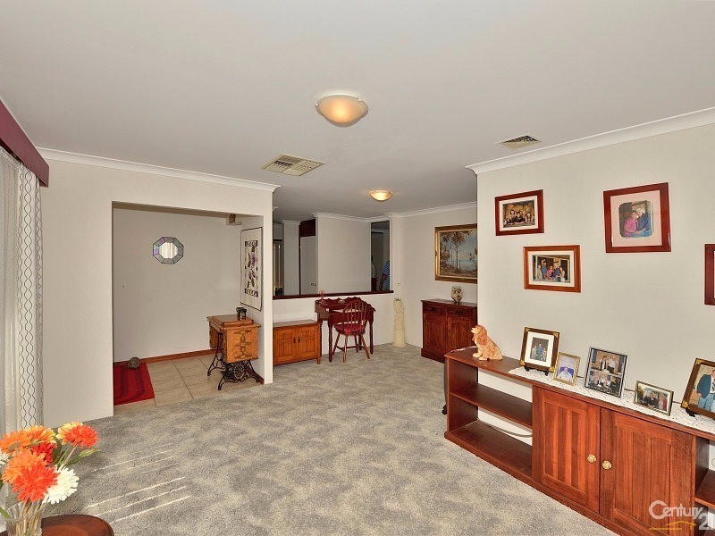 23 Peelwood Parade, Halls Head WA 6210