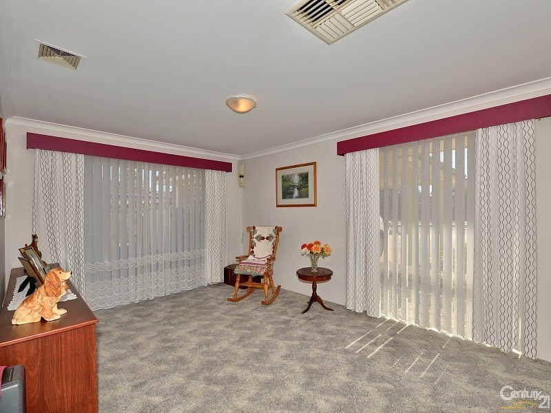 23 Peelwood Parade, Halls Head WA 6210