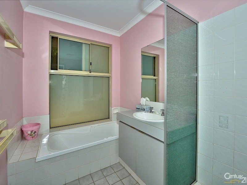 23 Peelwood Parade, Halls Head WA 6210