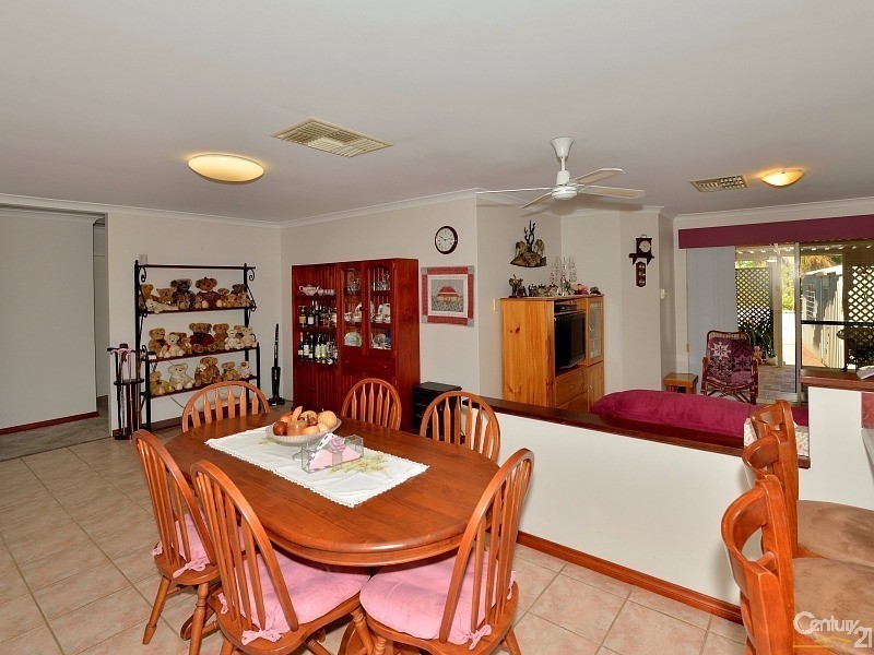 23 Peelwood Parade, Halls Head WA 6210