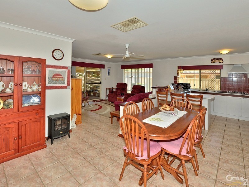 23 Peelwood Parade, Halls Head WA 6210