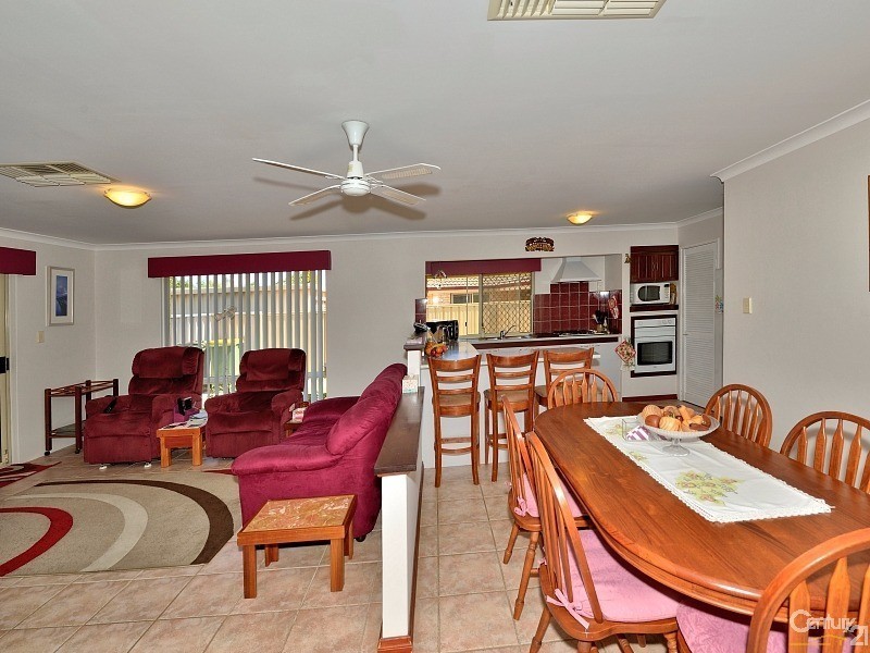 23 Peelwood Parade, Halls Head WA 6210