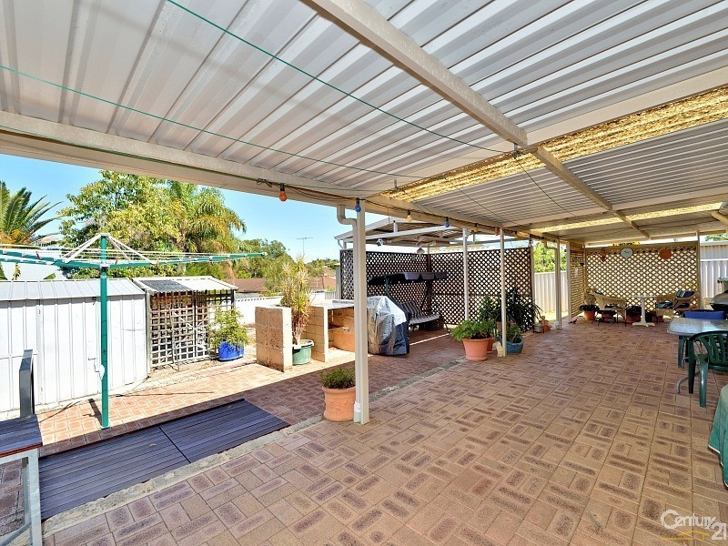 23 Peelwood Parade, Halls Head WA 6210