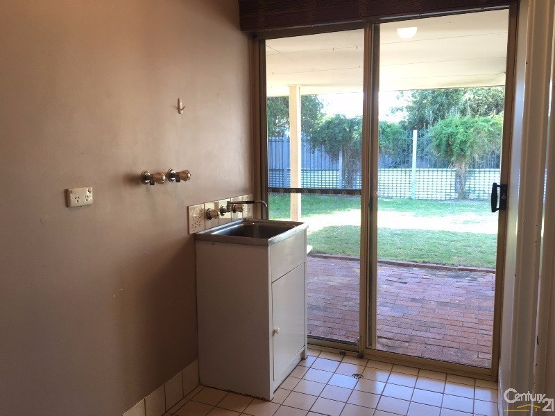 3 Feluga Court, Greenfields WA 6210