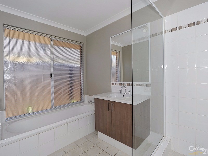 326 Pebble Beach Boulevard, Meadow Springs WA 6210