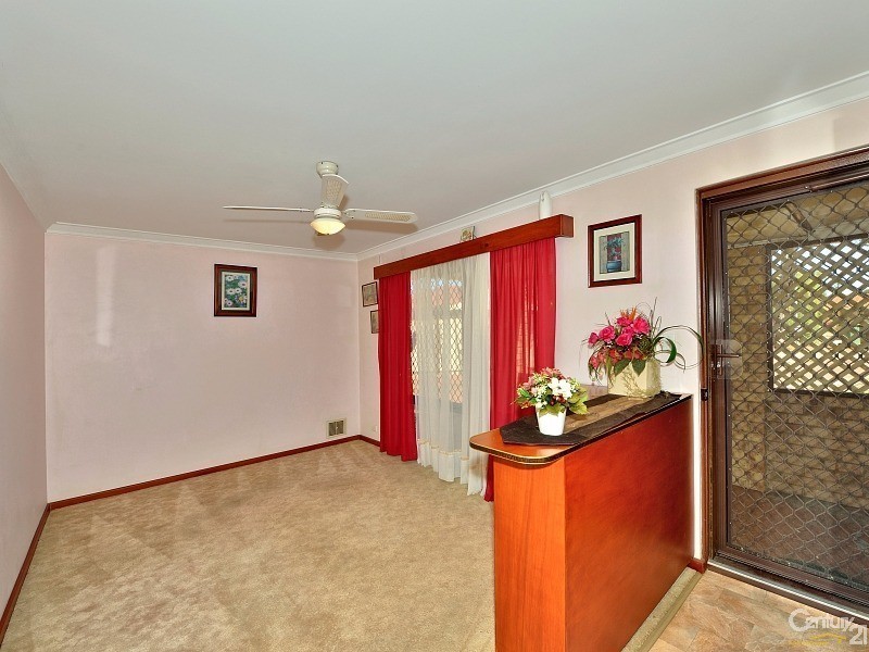 1/3 Kent Close, Halls Head WA 6210