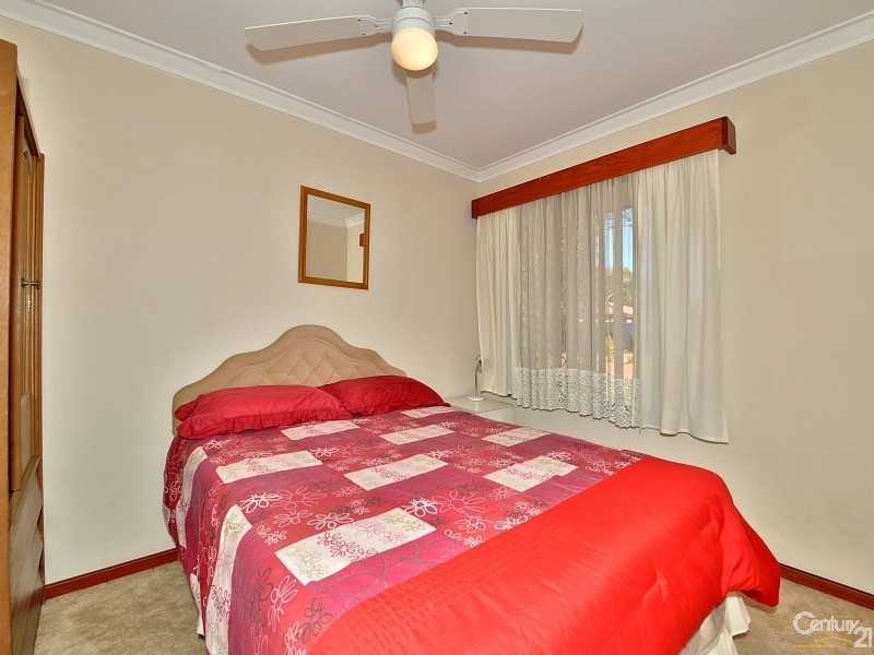 1/3 Kent Close, Halls Head WA 6210