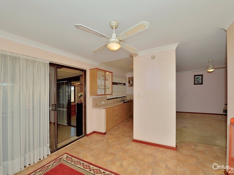 1/3 Kent Close, Halls Head WA 6210