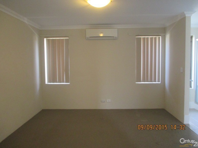 22 Wuralling Pass, Wannanup WA 6210