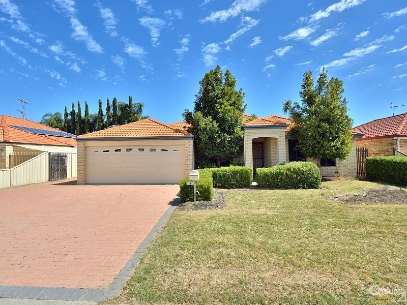 16 Brouwer Trail, Dudley Park WA 6210