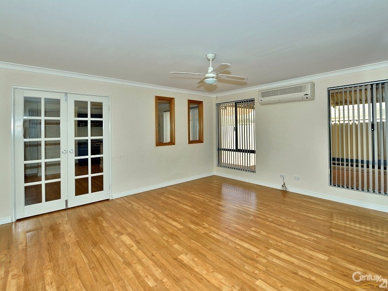 16 Brouwer Trail, Dudley Park WA 6210