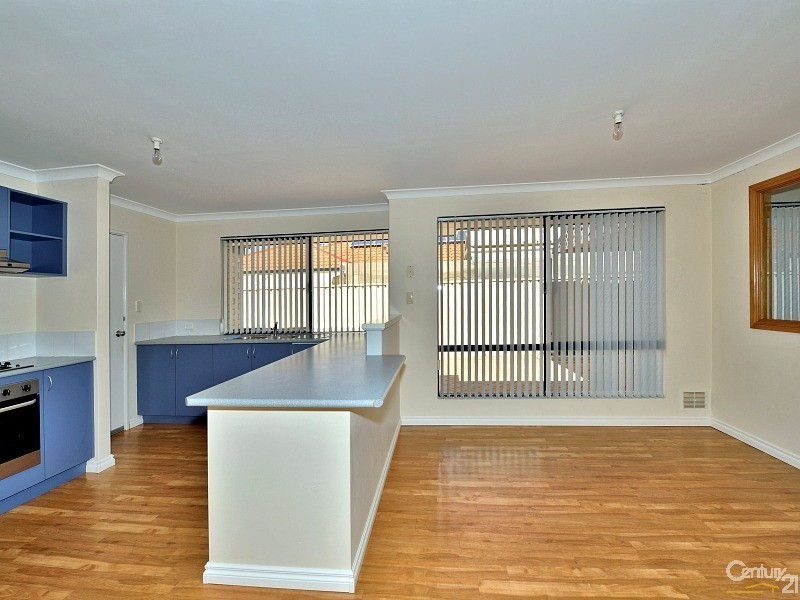 16 Brouwer Trail, Dudley Park WA 6210