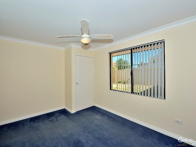 16 Brouwer Trail, Dudley Park WA 6210