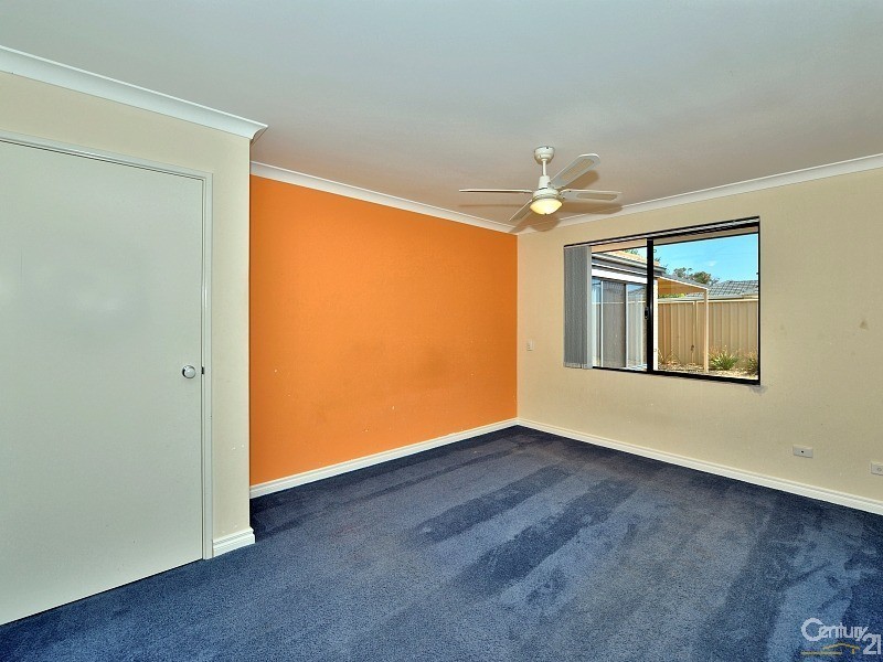 16 Brouwer Trail, Dudley Park WA 6210