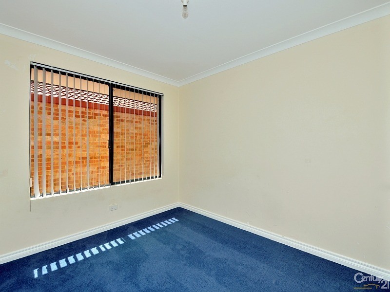 16 Brouwer Trail, Dudley Park WA 6210