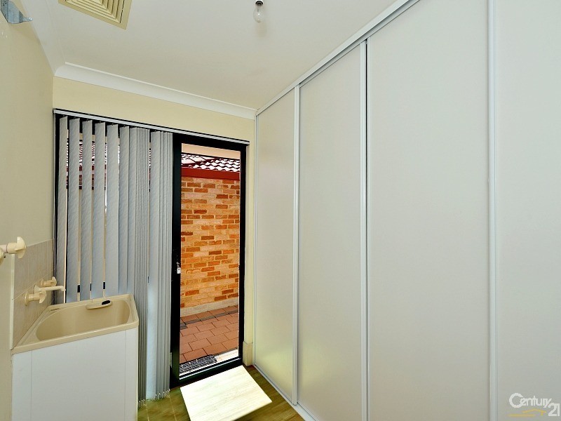 16 Brouwer Trail, Dudley Park WA 6210