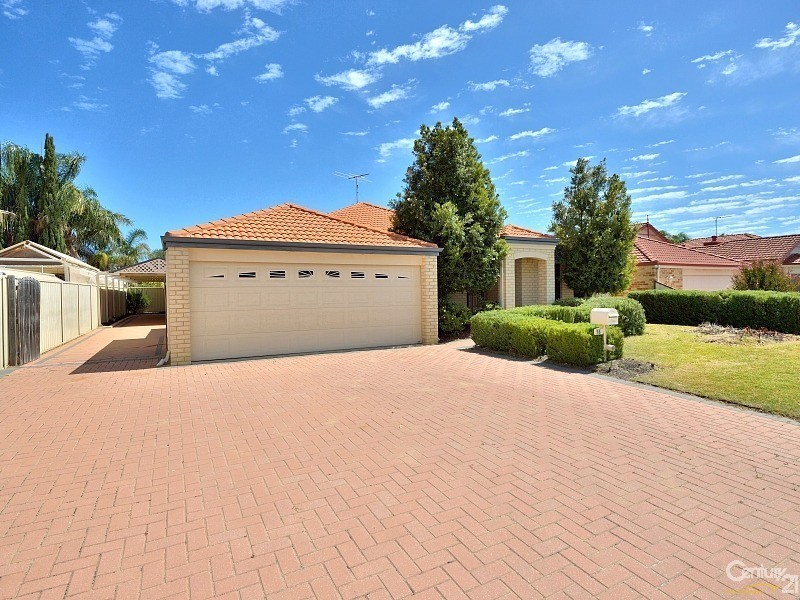 16 Brouwer Trail, Dudley Park WA 6210