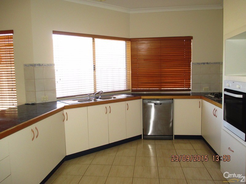 6 Hideaway Cove, Halls Head WA 6210