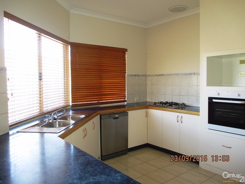 6 Hideaway Cove, Halls Head WA 6210