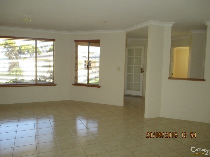 6 Hideaway Cove, Halls Head WA 6210