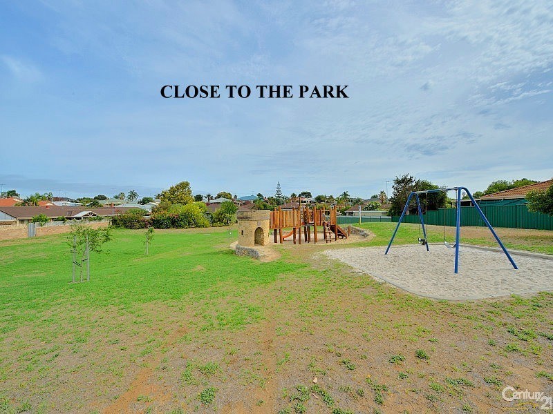 2 La Gavas Court, Halls Head WA 6210