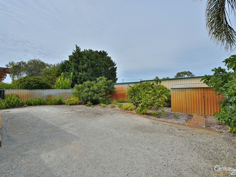 11 Murdoch Drive, Greenfields WA 6210
