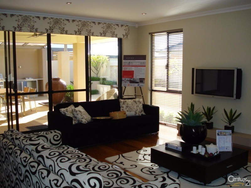 11 Cohen Vista, Lakelands WA 6180