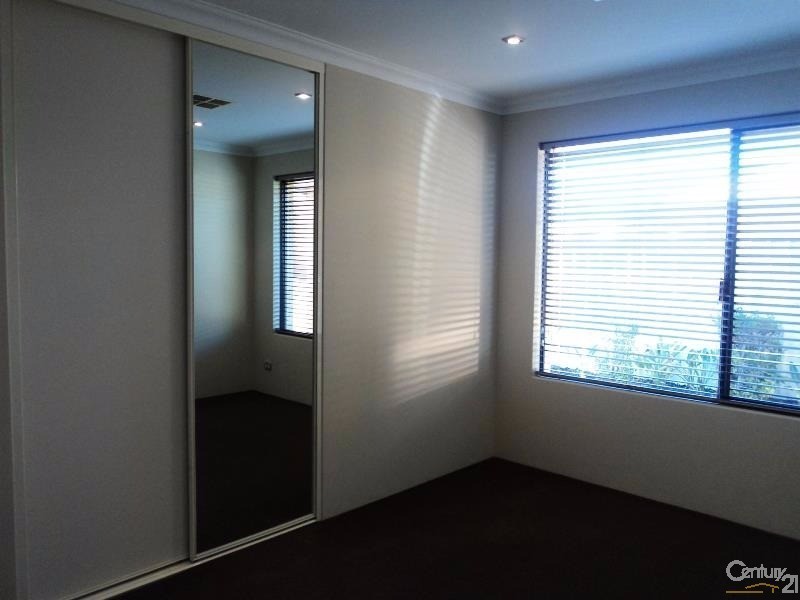 11 Cohen Vista, Lakelands WA 6180