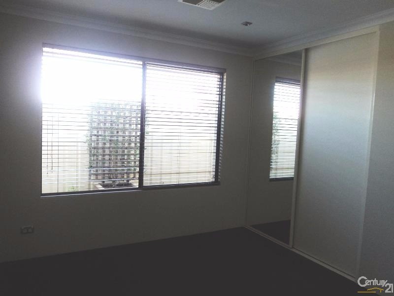 11 Cohen Vista, Lakelands WA 6180