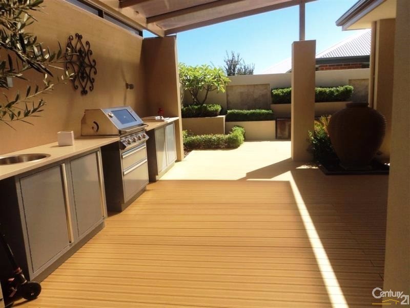 11 Cohen Vista, Lakelands WA 6180