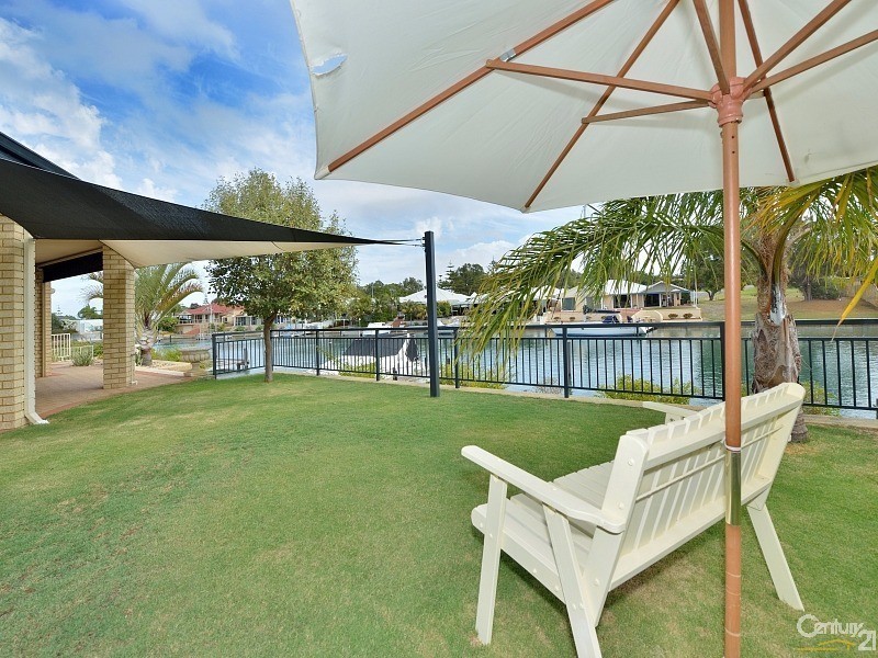 48 Cambria Island Retreat, Halls Head WA 6210