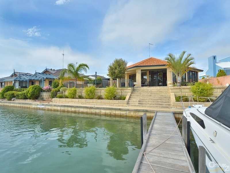 48 Cambria Island Retreat, Halls Head WA 6210