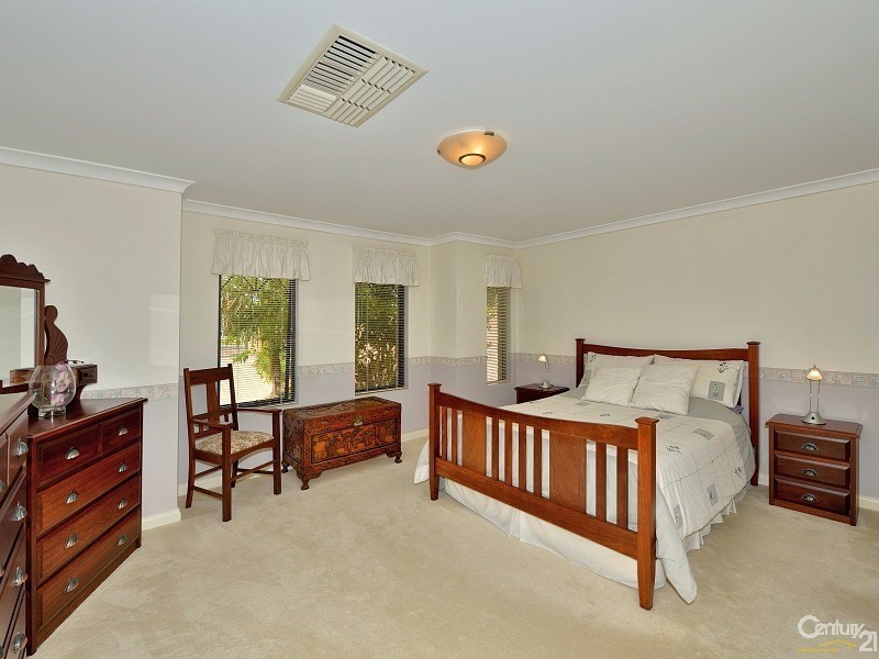 48 Cambria Island Retreat, Halls Head WA 6210