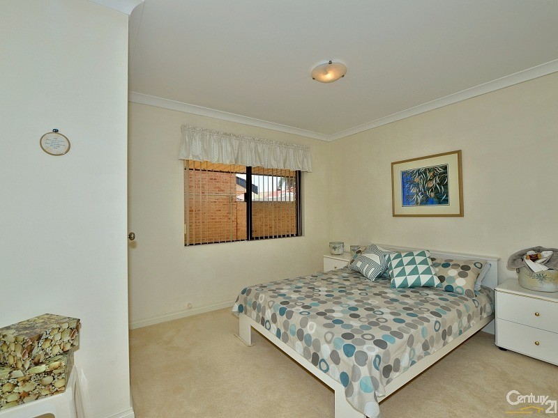 48 Cambria Island Retreat, Halls Head WA 6210