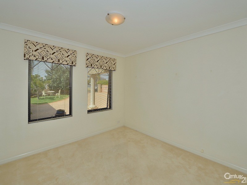 48 Cambria Island Retreat, Halls Head WA 6210