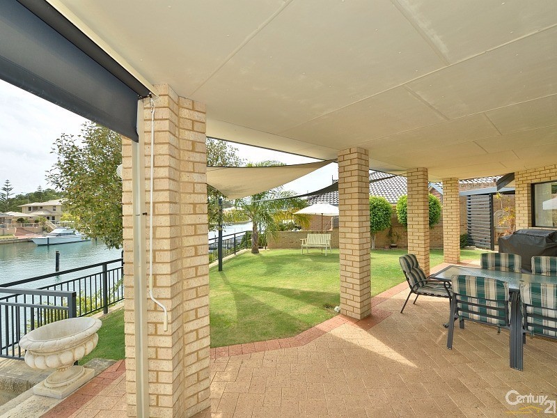 48 Cambria Island Retreat, Halls Head WA 6210