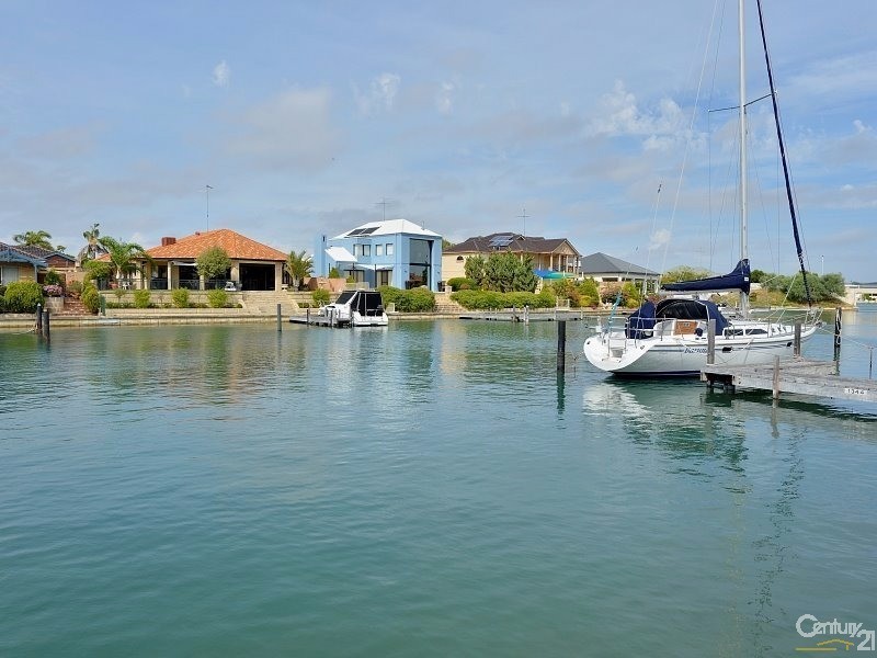 48 Cambria Island Retreat, Halls Head WA 6210