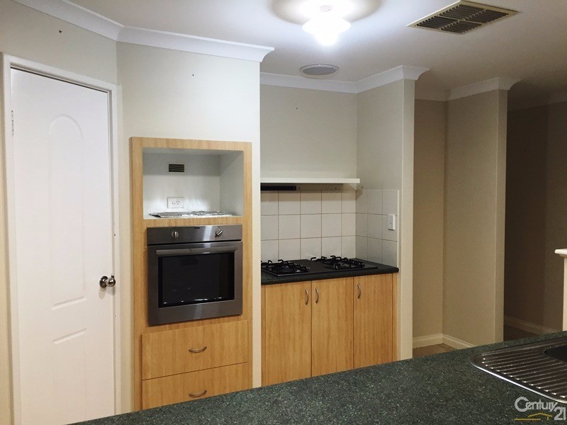 50 Carissa Turn, Halls Head WA 6210