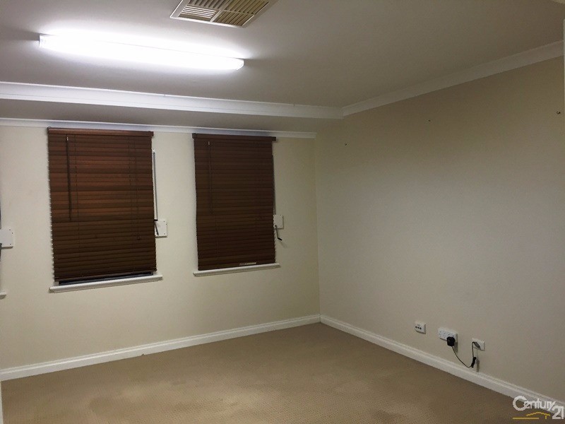 50 Carissa Turn, Halls Head WA 6210