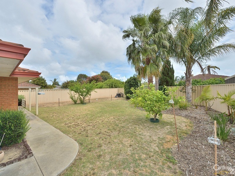 17 Foster Road, Coodanup WA 6210