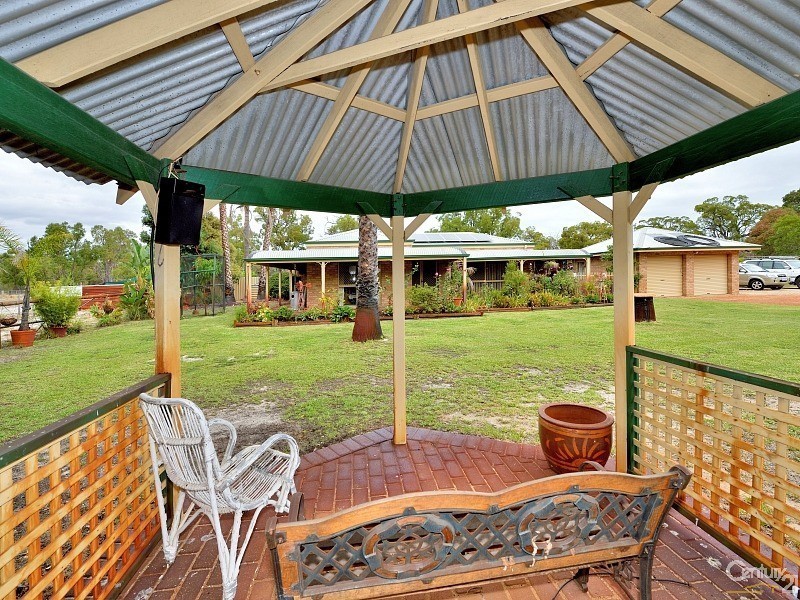 50 Matthie Road, Barragup WA 6209