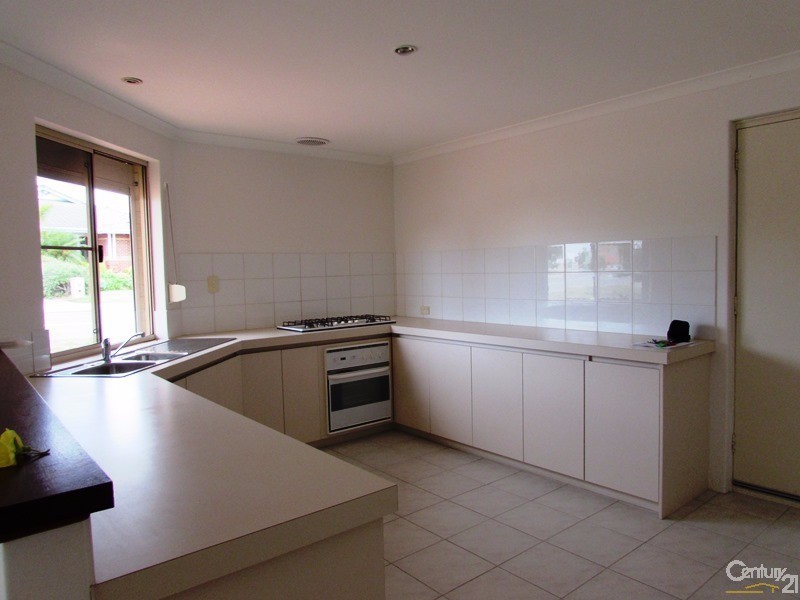 81 Ronsard Drive, San Remo WA 6210