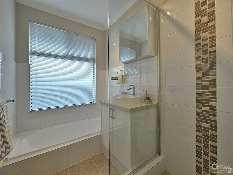 2 Meda Close, Greenfields WA 6210