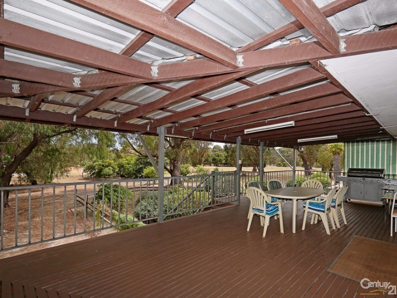 214 Newnham Road, Lake Clifton WA 6215