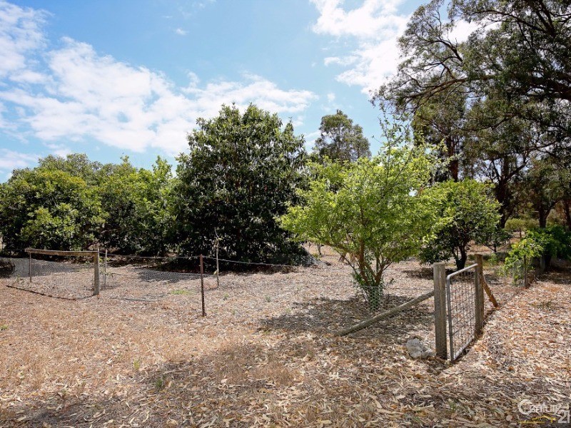 214 Newnham Road, Lake Clifton WA 6215